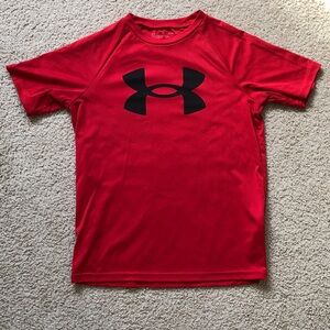 Under Armour light red heat gear moisture wicking tshirt w/black logo